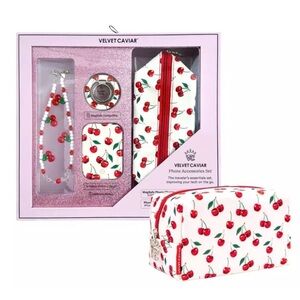 Velvet Caviar Cherry Phone Accessories
Set MagSafe Compatible Ring Pouch Strap